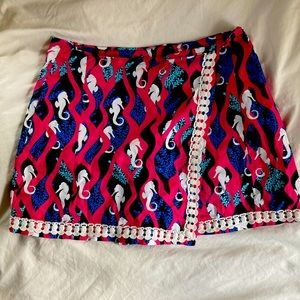 Crown & Ivy Women’s Petite Seahorse Patterned Skort